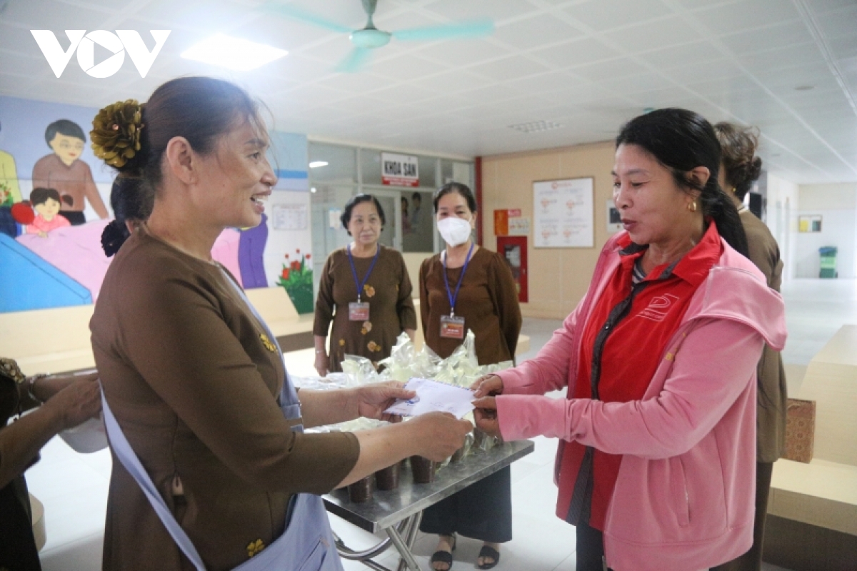 noi chao thien nguyen am long nguoi benh hinh anh 11
