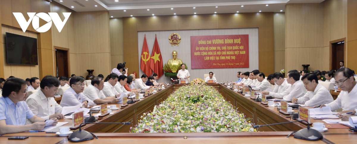 chu tich quoc hoi vuong Dinh hue lam viec voi ban thuong vu tinh uy phu tho hinh anh 2