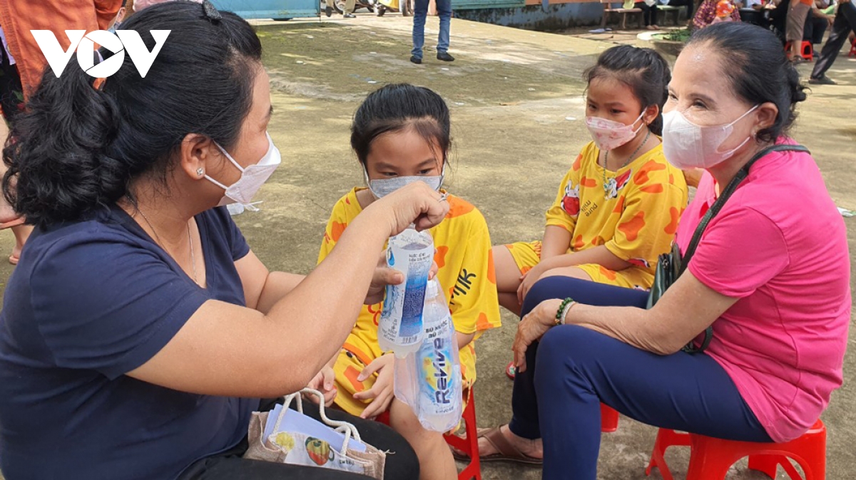 nguoi dan binh duong di tiem vaccine phong covid-19 tang dot bien hinh anh 3