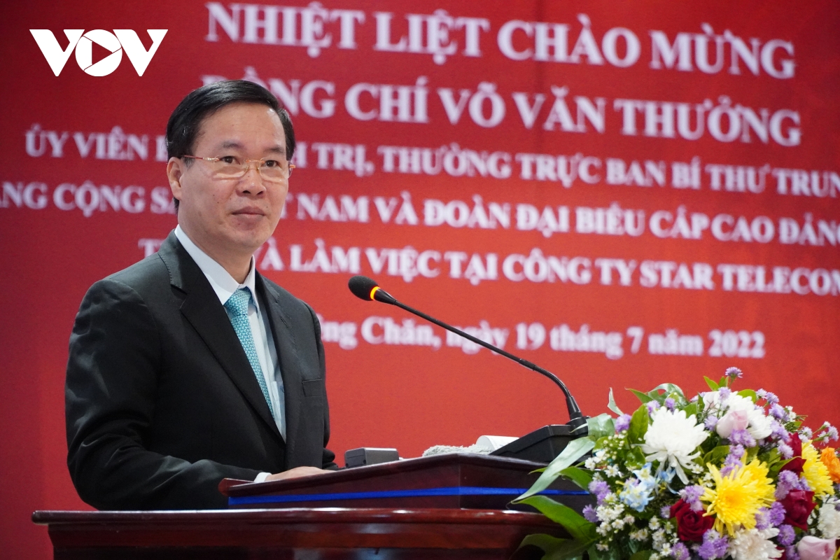 thuong truc ban bi thu vo van thuong tham va lam viec voi cong ty unitel lao hinh anh 1