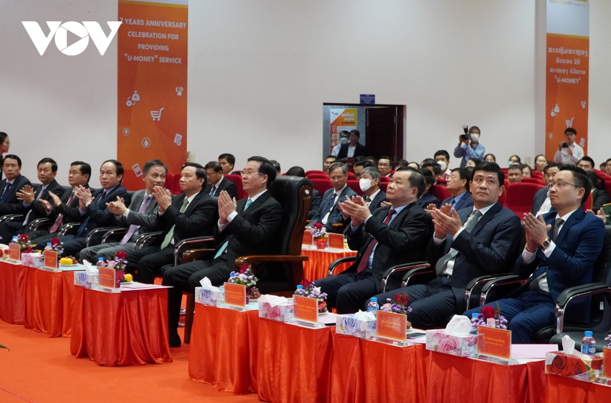 thuong truc ban bi thu vo van thuong tham va lam viec voi cong ty unitel lao hinh anh 3