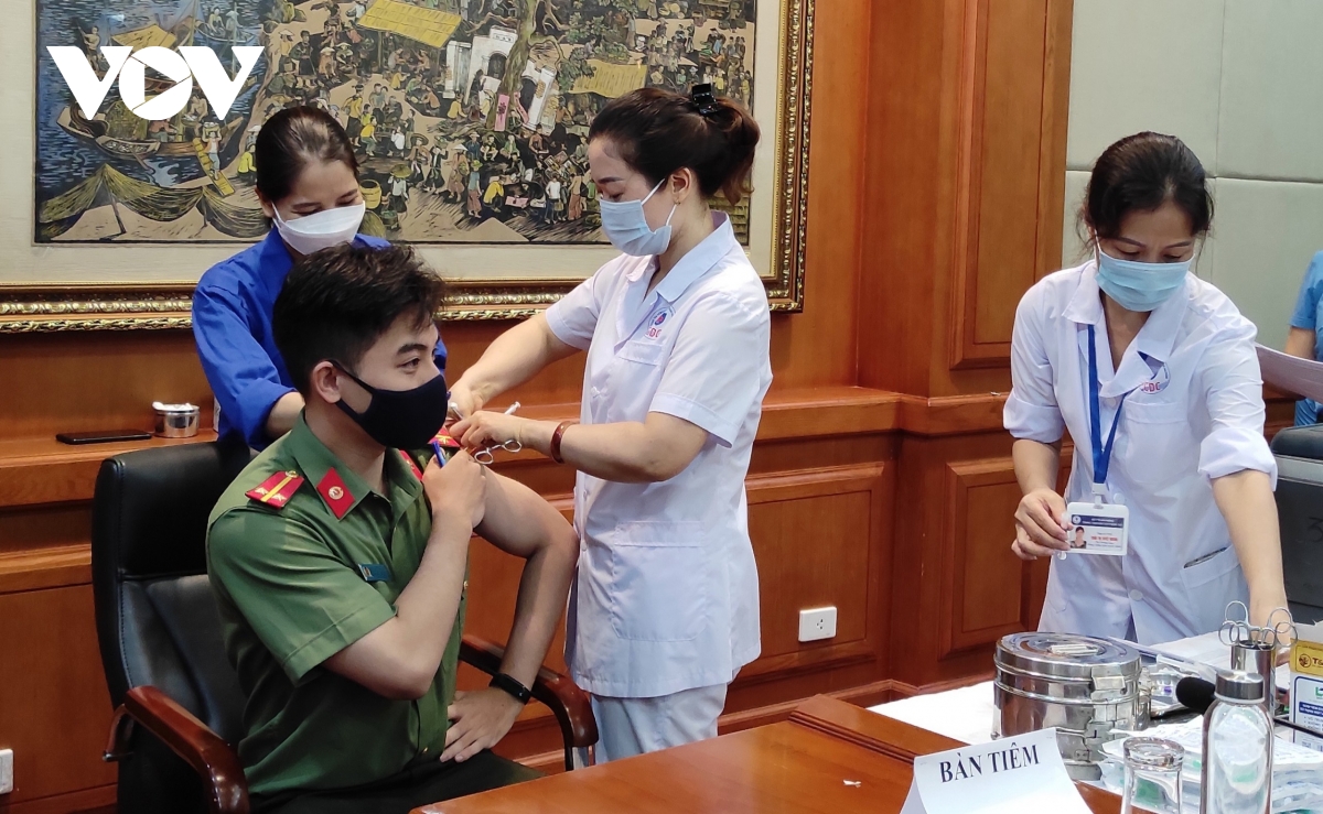 tỷ lệ mũi nhắc lại thấp, hải phòng phát động chiến dịch tiêm vaccine covid-19 hình ảnh 1 ty le mui nhac lai thap, hai phong phat dong chien dich tiem vaccine covid-19 hinh anh 1