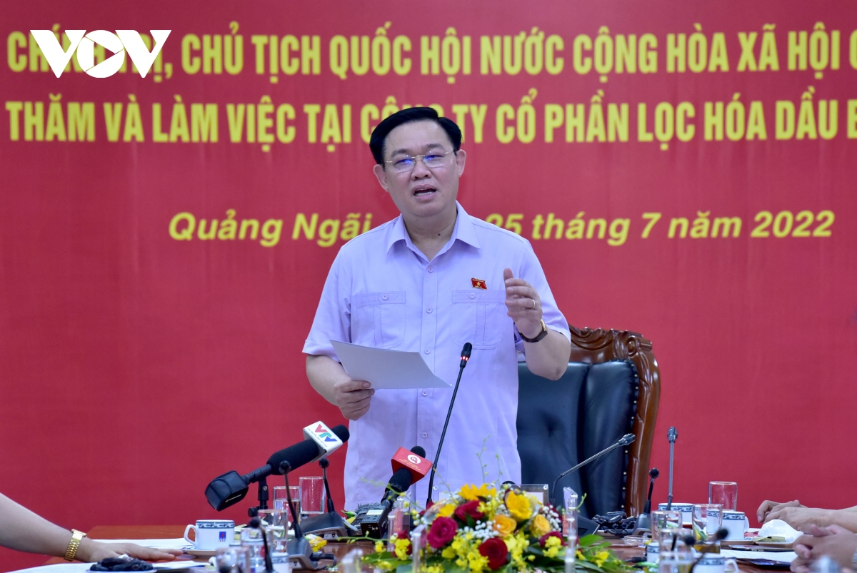 chu tich quoc hoi tham va lam viec tai cong ty co phan loc hoa dau binh son hinh anh 1