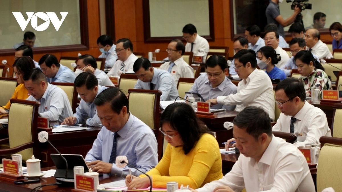 van de nha o tai tp.hcm lam nong hoi truong hinh anh 1
