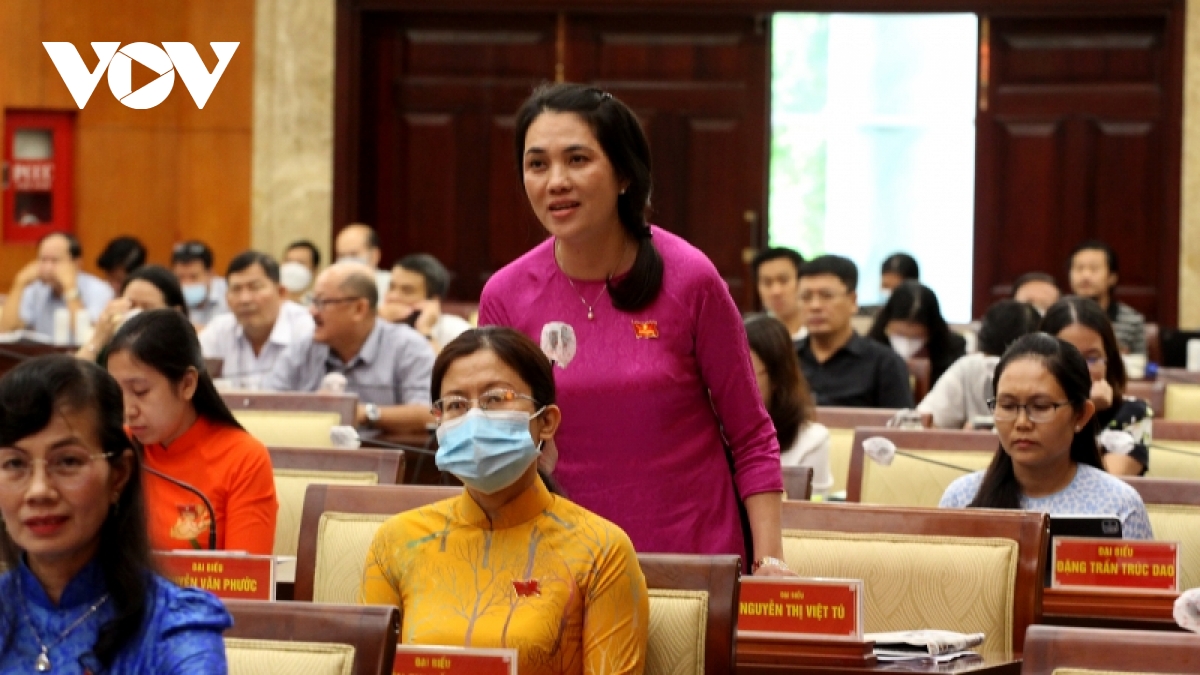 van de nha o tai tp.hcm lam nong hoi truong hinh anh 2