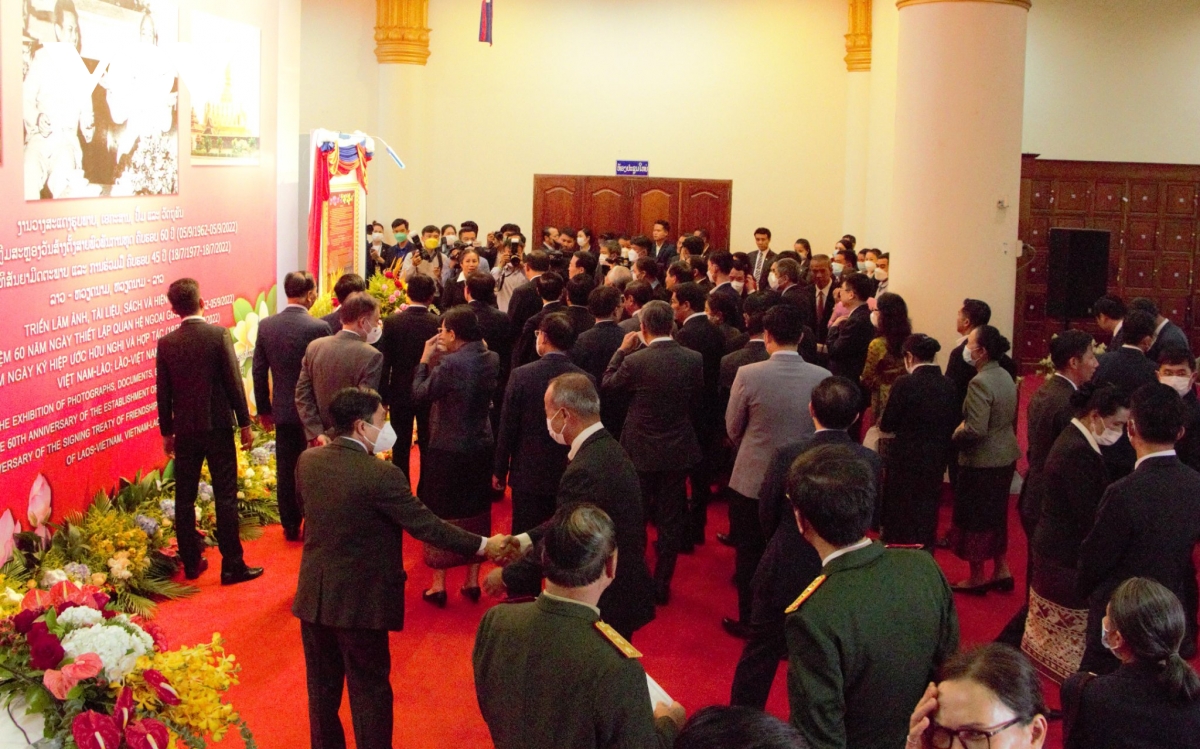 hinh anh quy ve quan he lao - viet nam duoc trien lam tai vientiane hinh anh 2