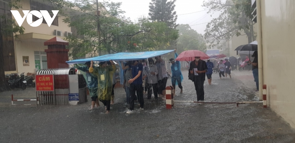 muon kieu doi mua dua thi sinh ra khoi phong thi hinh anh 8