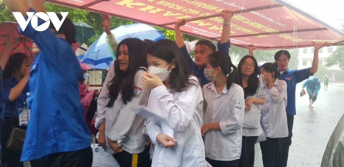 muon kieu doi mua dua thi sinh ra khoi phong thi hinh anh 9