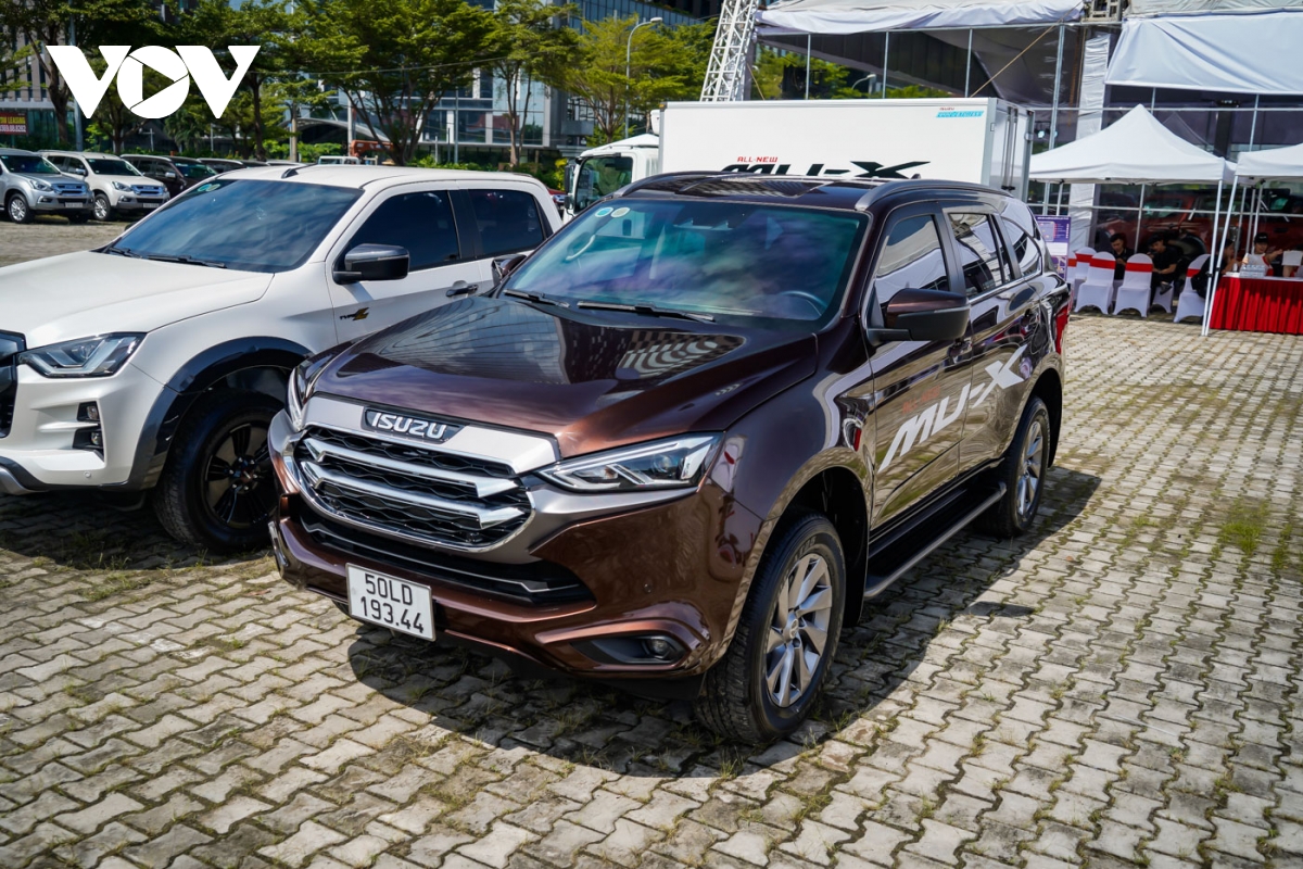 Anh chi tiet isuzu mu-x the he moi vua ra mat hinh anh 2