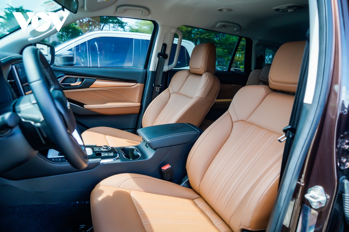 Anh chi tiet isuzu mu-x the he moi vua ra mat hinh anh 10