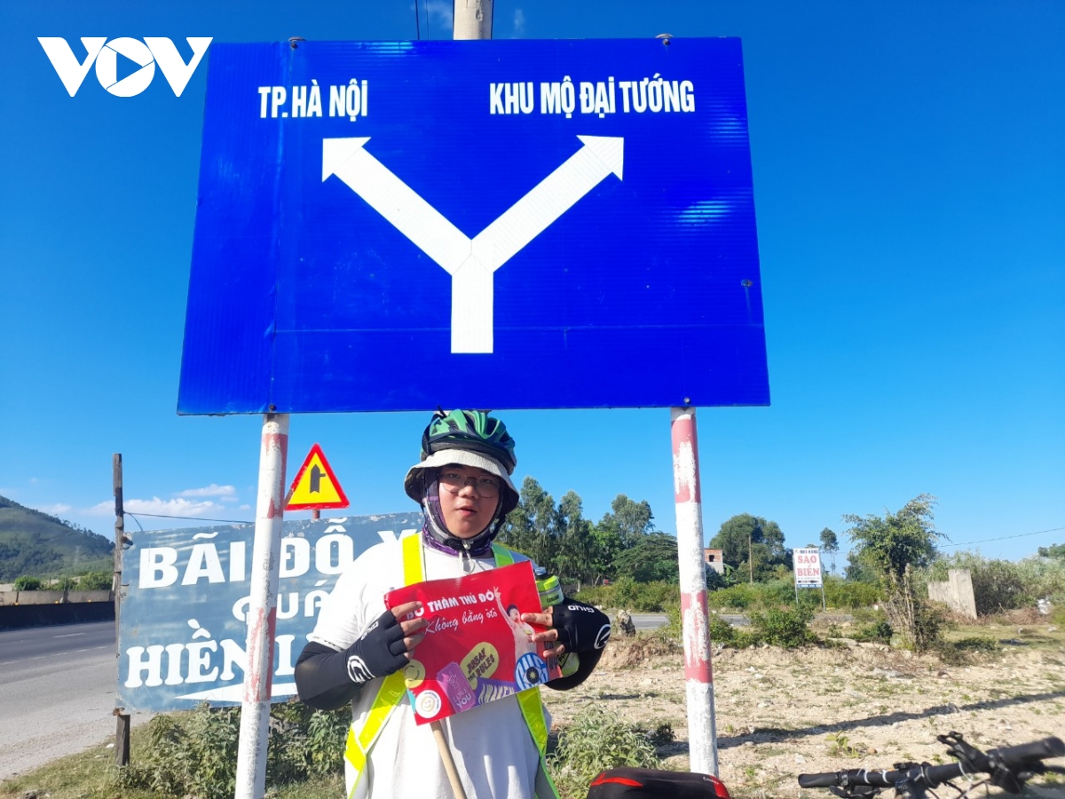 hanh trinh dap xe vuot hon 700km tham thu do cua cau be 15 tuoi hinh anh 1