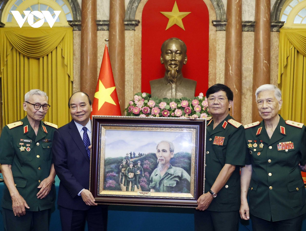 chu tich nuoc tiep dai bieu cuu chien binh mat tran vi xuyen ha tuyen hinh anh 3