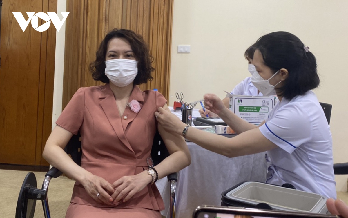tiem nhac lai vaccine covid-19 xuat hien tam ly chu quan, lo la hinh anh 1
