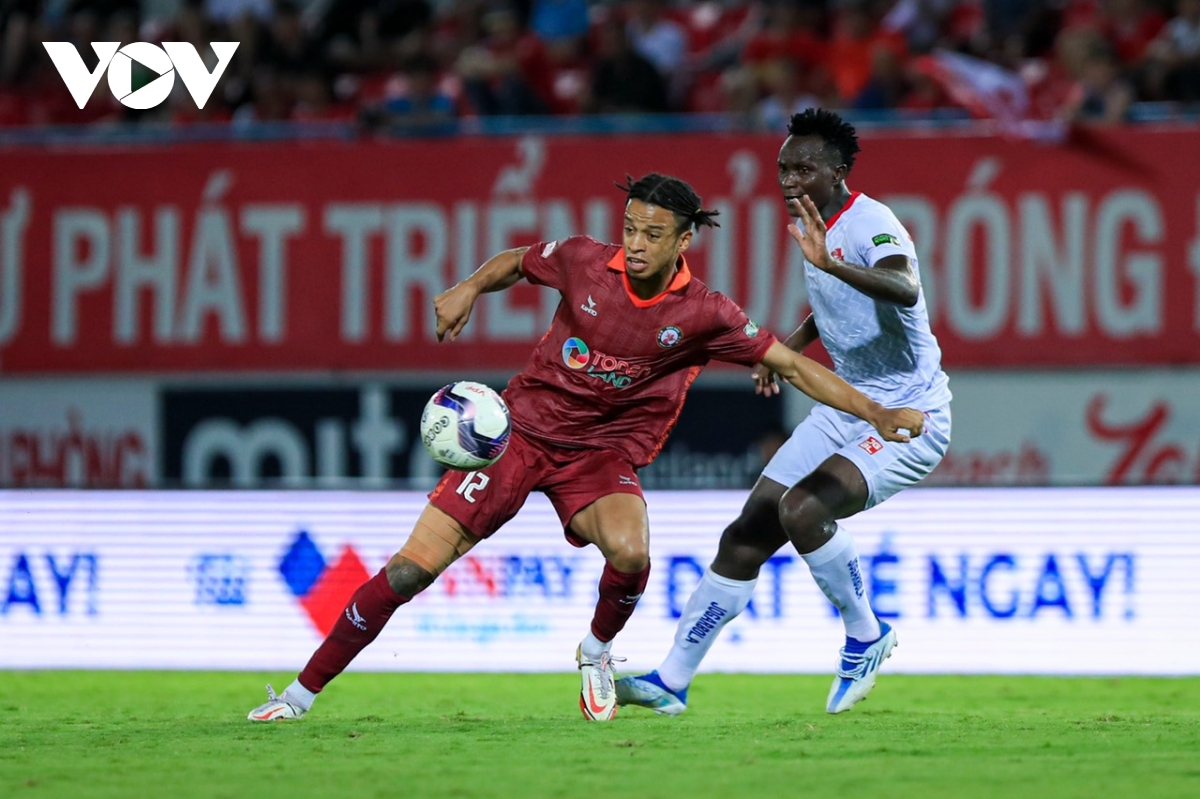 thang thuyet phuc binh Dinh, hai phong leo len dan dau v-league 2022 hinh anh 14