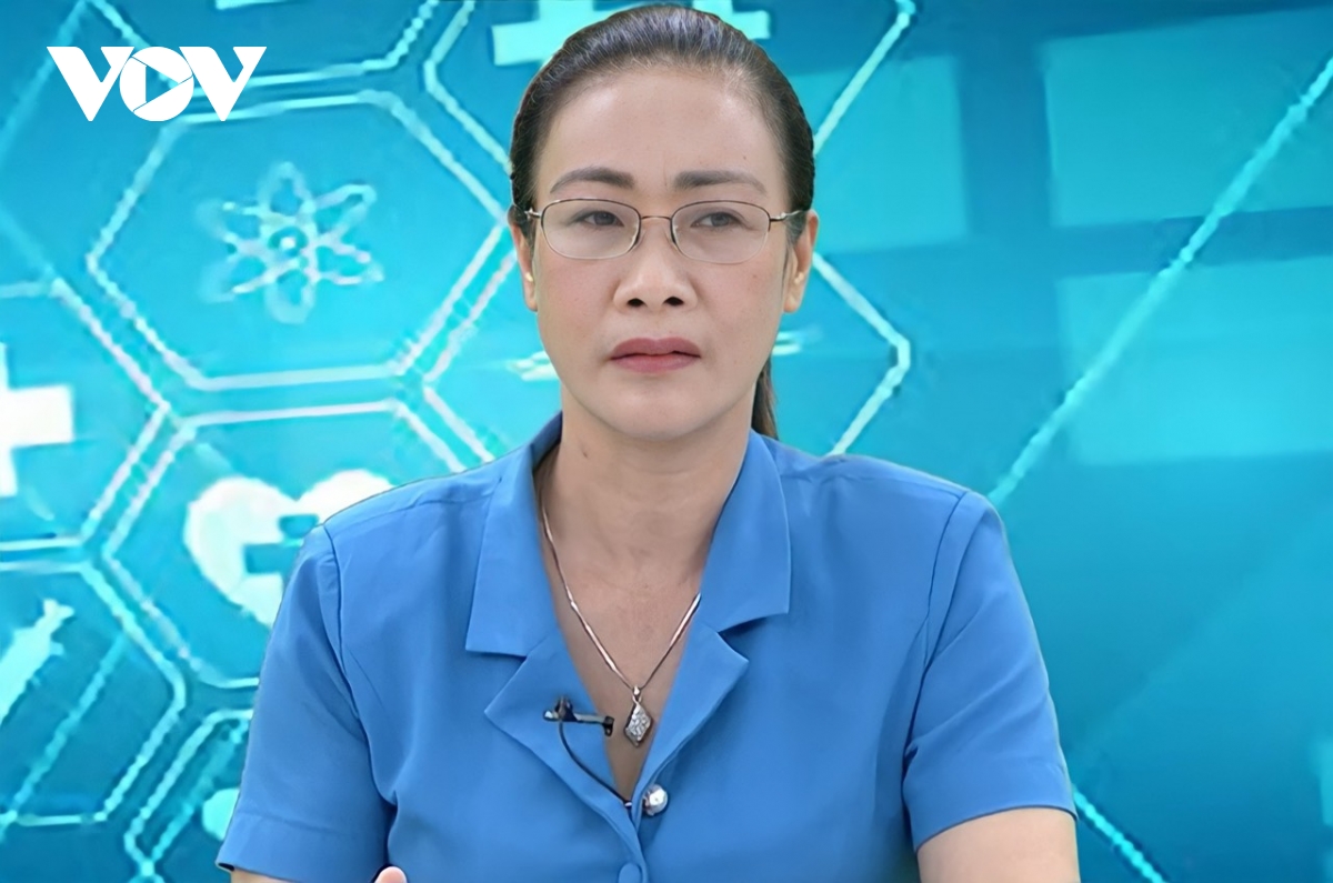 nhan vien y te nghi viec khi giot nuoc tran ly hinh anh 2
