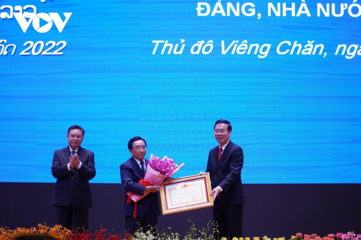 quan he viet - lao mai mai vung ben hon nui, hon song hinh anh 7