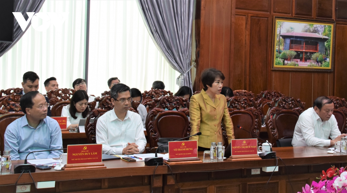 thu tuong vuon len manh me bang suc manh noi sinh, khong trong cho, y lai hinh anh 5