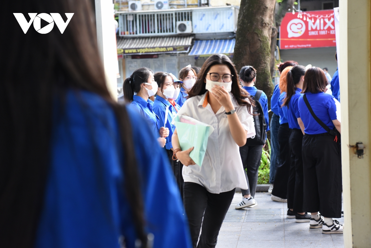 si tu ha noi lam bai thi dau tien mon ngu van cua ky thi tot nghiep thpt 2022 hinh anh 6