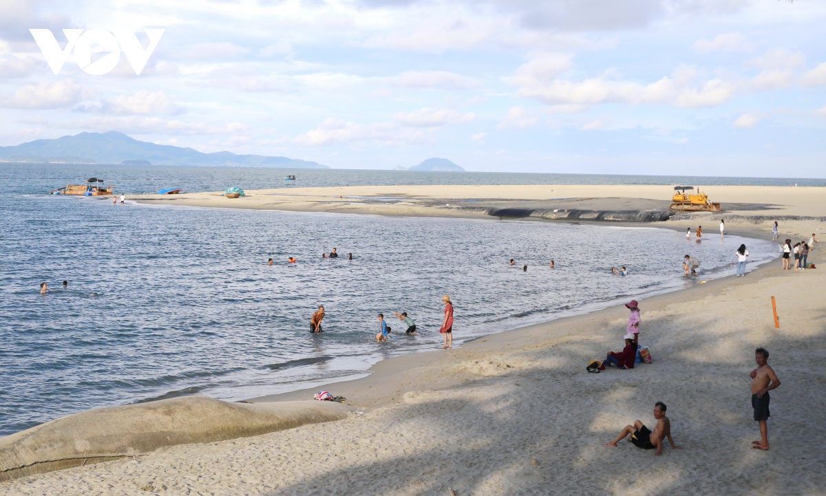 bãi cát trắng dần trở lại với biển cửa Đại, hội an hình ảnh 3 bai cat trang dan tro lai voi bien cua Dai, hoi an hinh anh 3