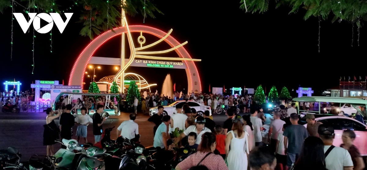 cat ba nhon nhip du lich he hinh anh 3
