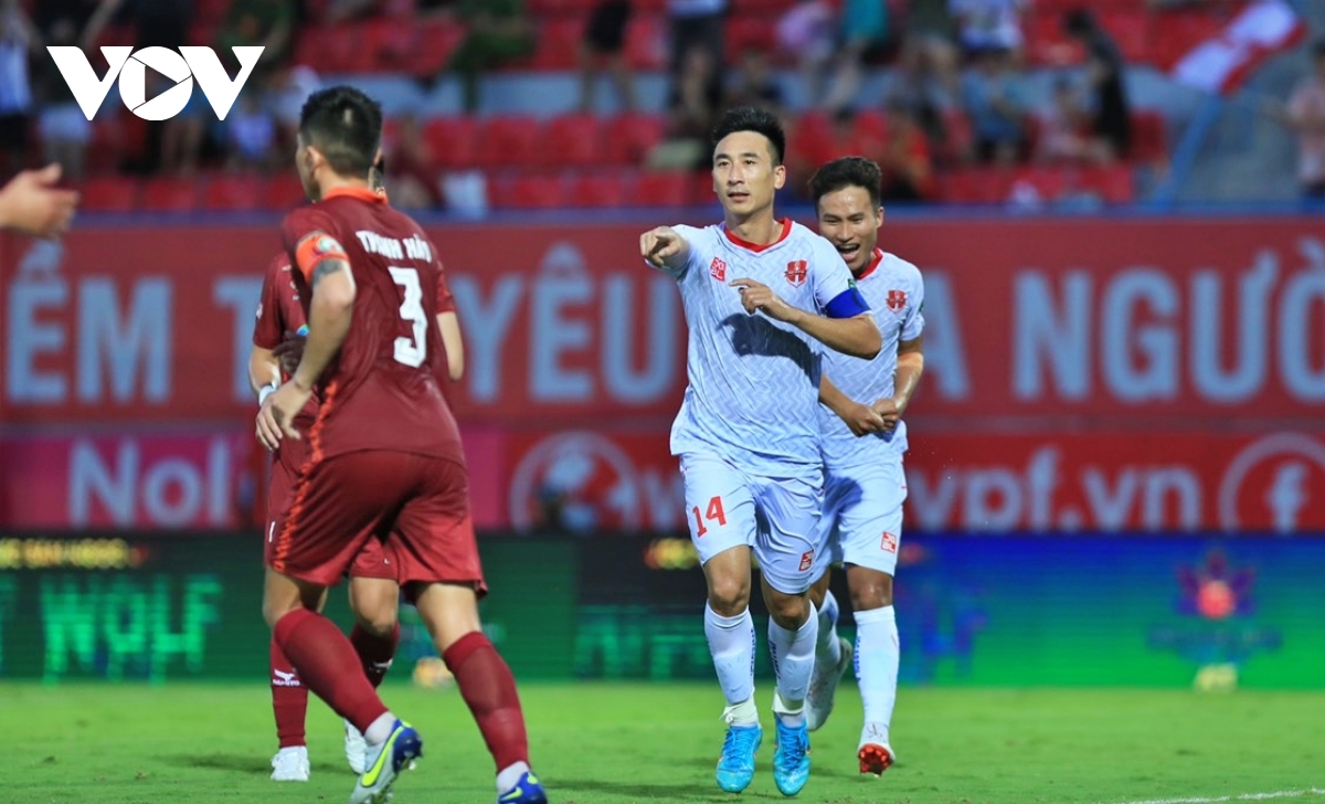 thang thuyet phuc binh Dinh, hai phong leo len dan dau v-league 2022 hinh anh 11