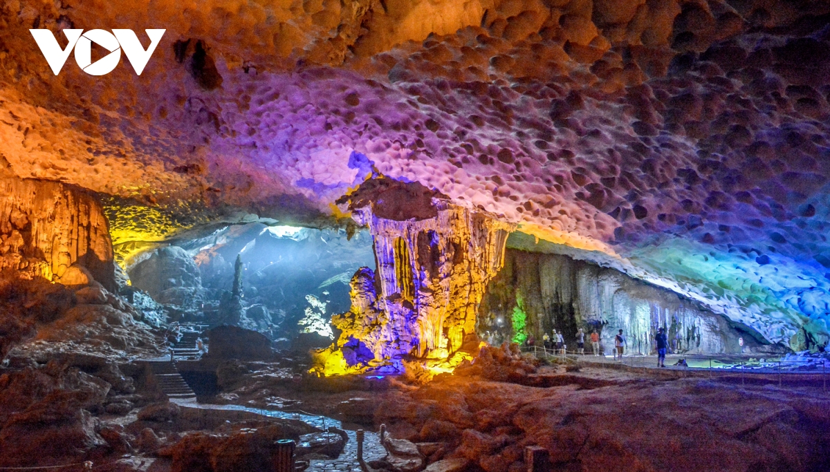 Dieu gi giup vinh ha long hut hang trieu luot khach moi nam hinh anh 7