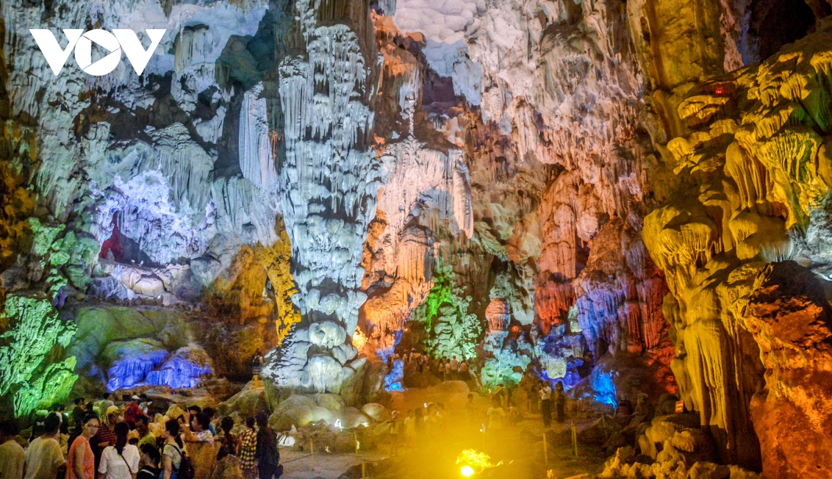 Dieu gi giup vinh ha long hut hang trieu luot khach moi nam hinh anh 8