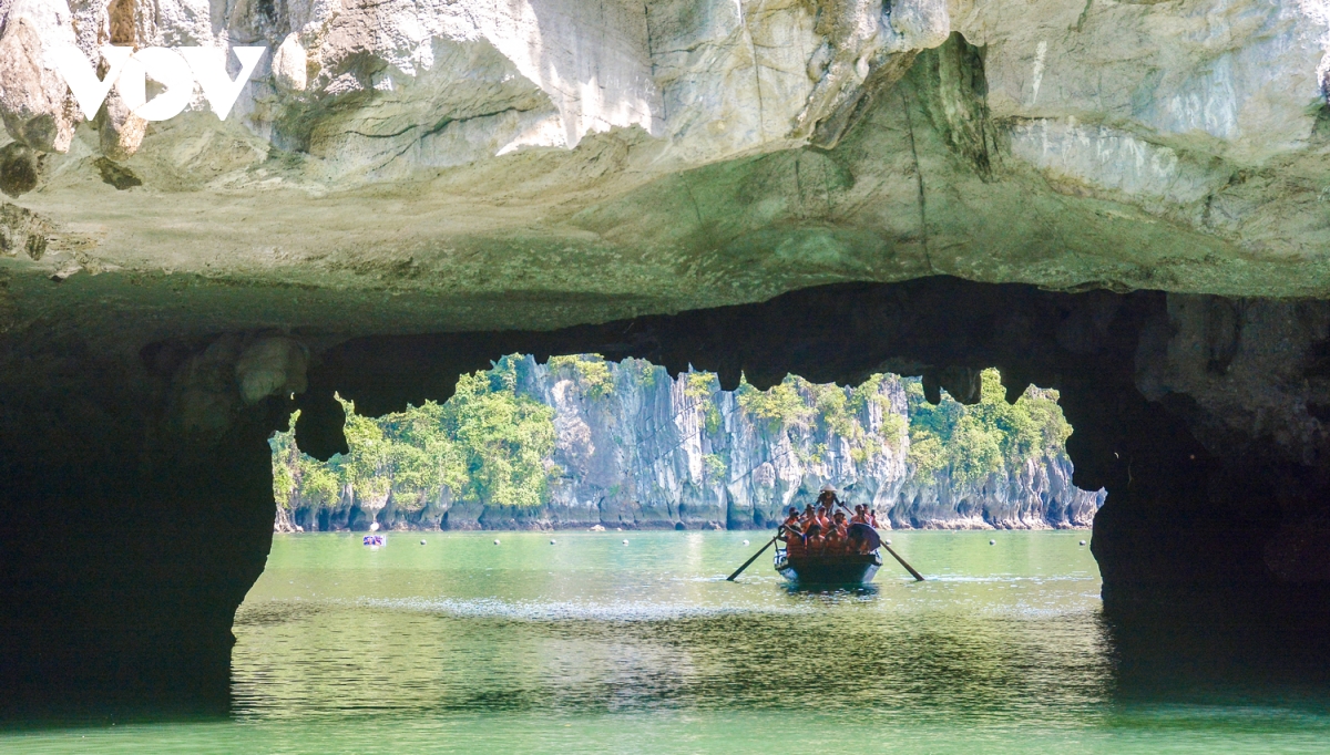 Dieu gi giup vinh ha long hut hang trieu luot khach moi nam hinh anh 9