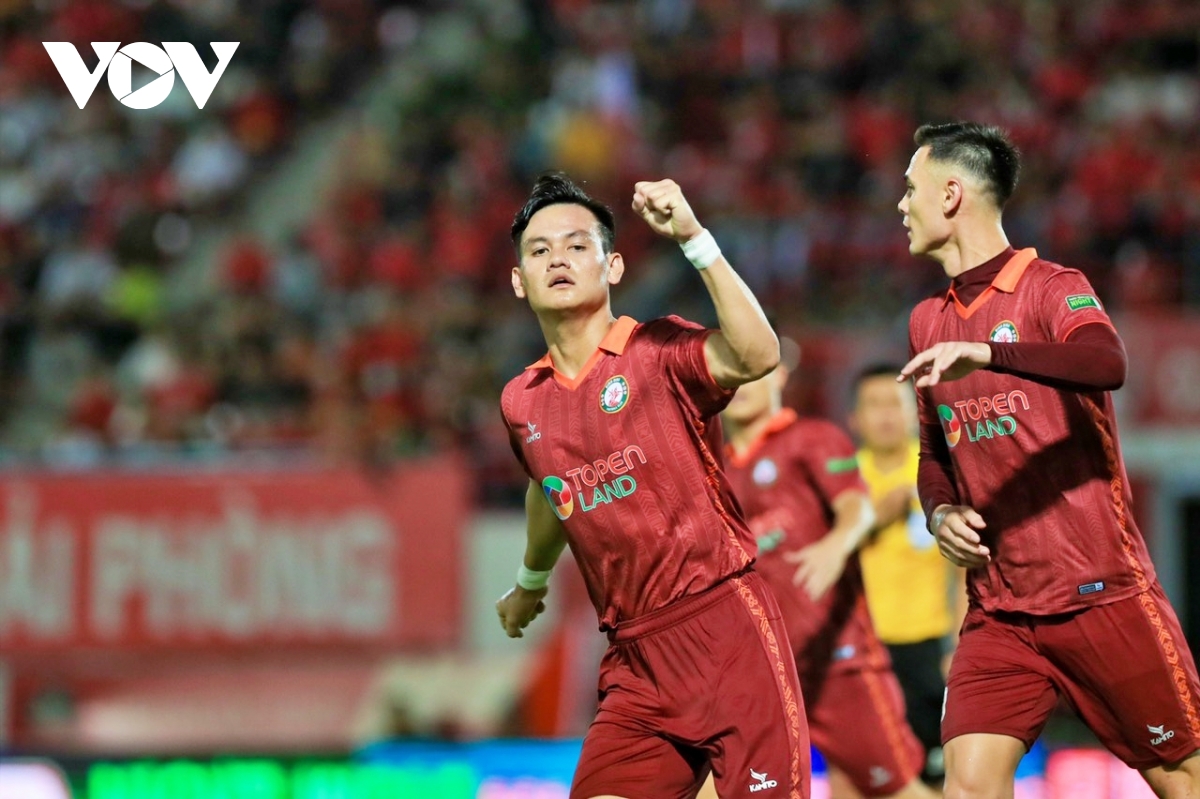 thang thuyet phuc binh Dinh, hai phong leo len dan dau v-league 2022 hinh anh 12
