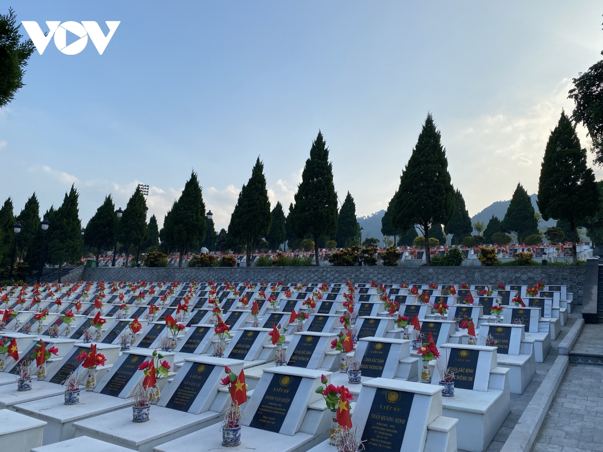  khuc trang ca hoa binh - tri an nhung nguoi nga xuong vi hoa binh cua dan toc hinh anh 10