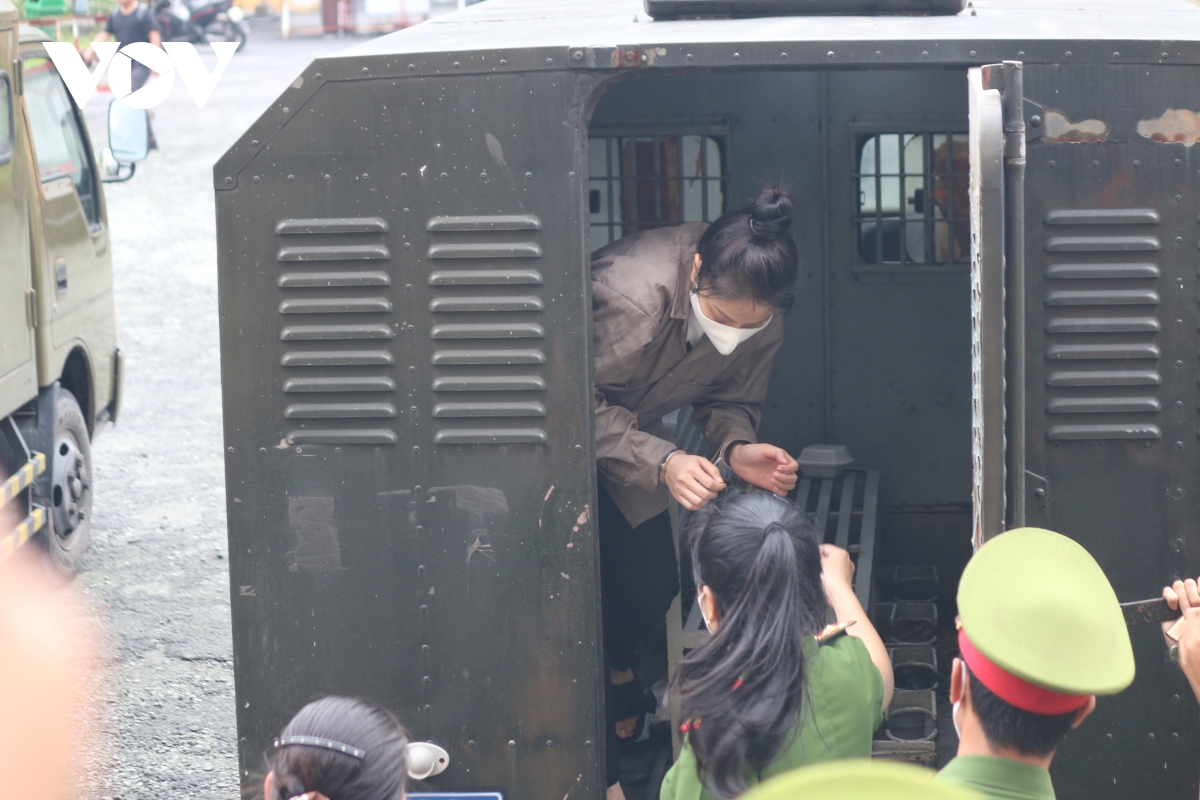  di ghe va cha ruot bao hanh be gai 8 tuoi tu vong hau toa hinh anh 1