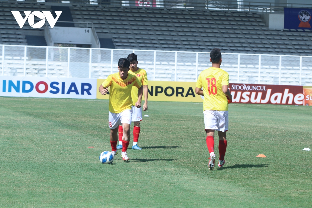 van khang va van truong toa sang, u19 viet nam thang dam u19 philippines hinh anh 5