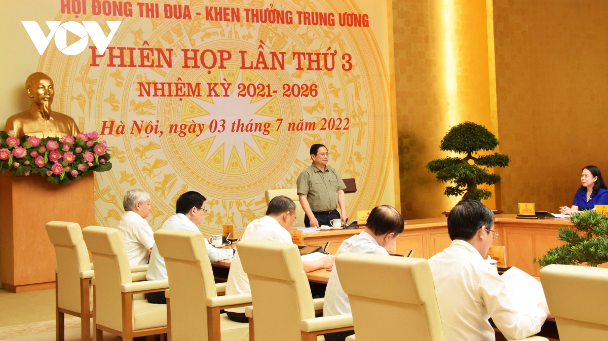 thu tuong chu tri phien hop hoi dong thi dua - khen thuong trung uong hinh anh 1