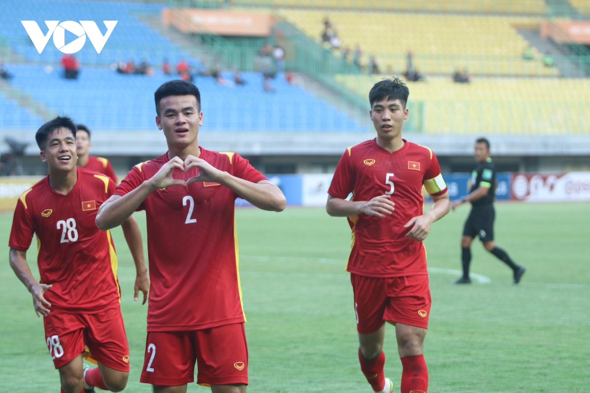 u19 viet nam thang u19 brunei 4-0 trong ngay thu mon ho tung han nhan the do hinh anh 7