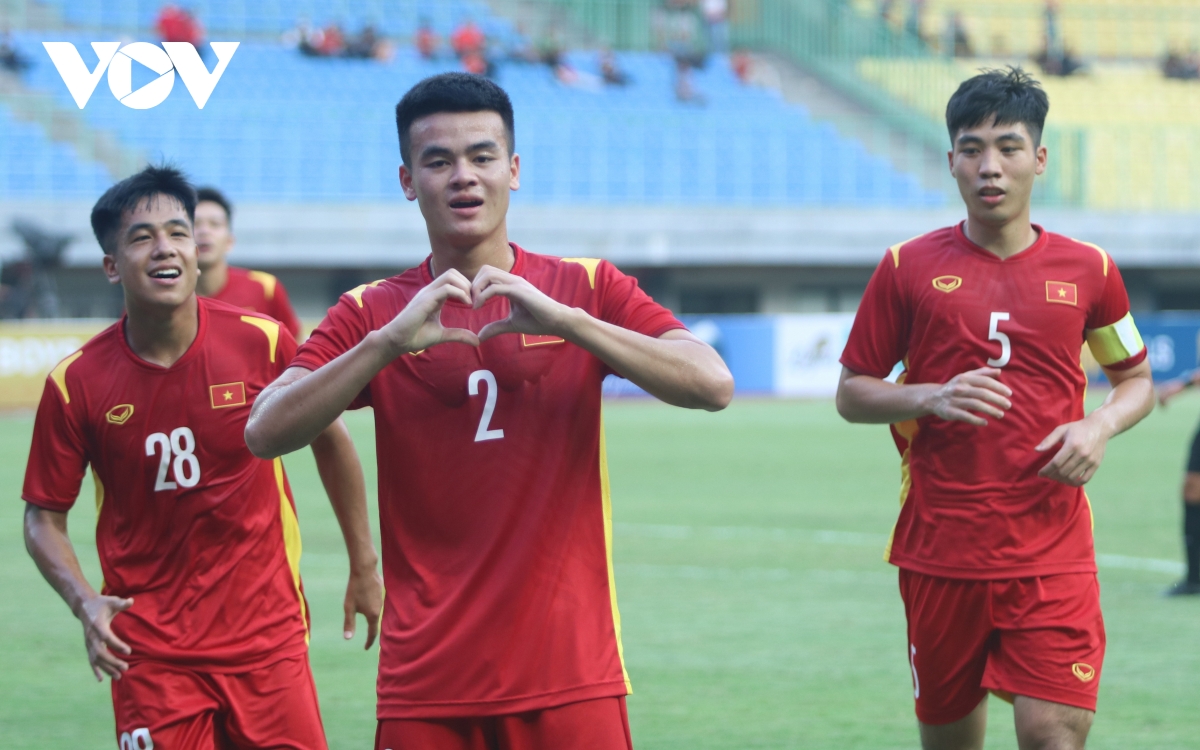 truc tiep u19 viet nam - u19 myanmar thang tran de tu quyet hinh anh 1