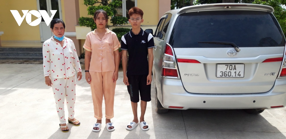 phat hien nhom chuyen dua nguoi xuat canh trai phep sang campuchia tai long an hinh anh 1