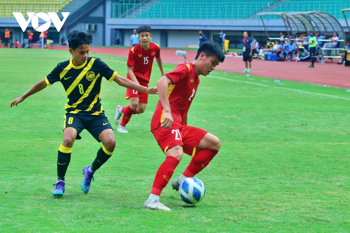 hlv Dinh the nam chi ra nguyen nhan khien u19 viet nam thua dam u19 malaysia hinh anh 2