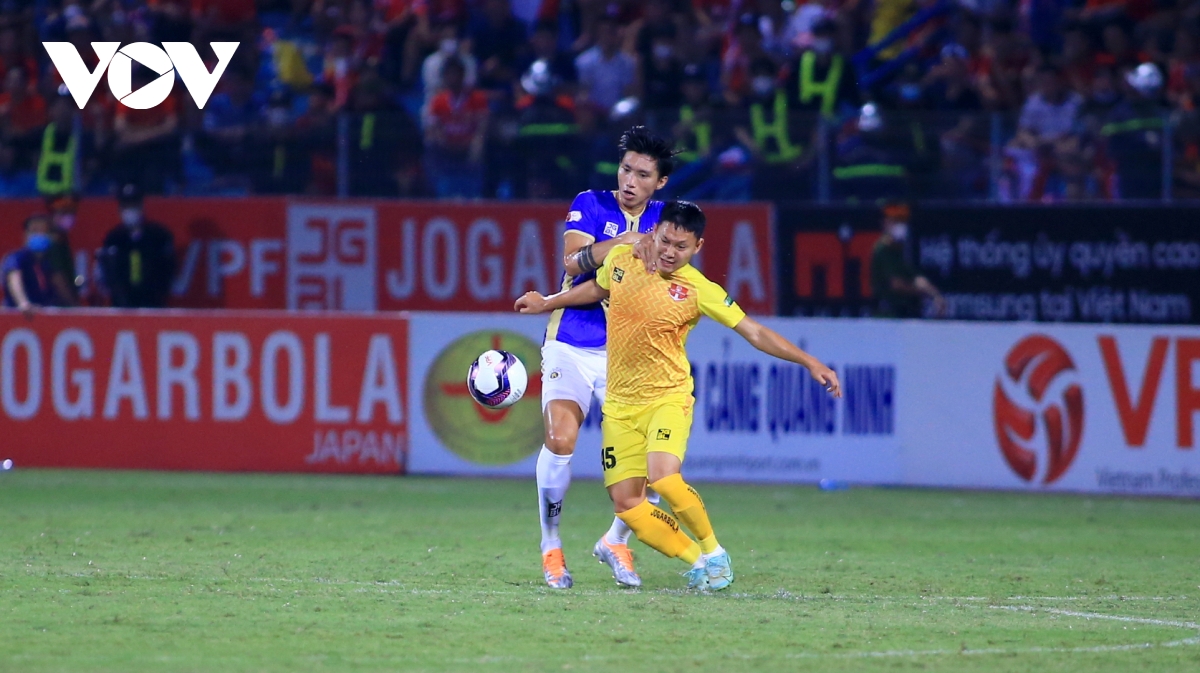 hlv ha noi fc xuc dong khi van hau tro lai thi dau o v-league hinh anh 1
