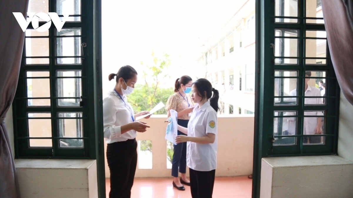 cam dong chuyen di thi cua 5 thi sinh dac biet o lao cai hinh anh 1