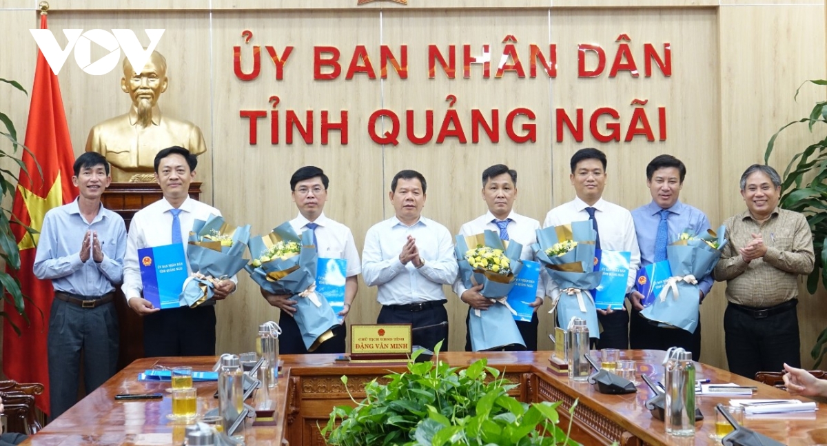 quang ngai luan chuyen, bo nhiem nhieu can bo so nganh, dia phuong hinh anh 1