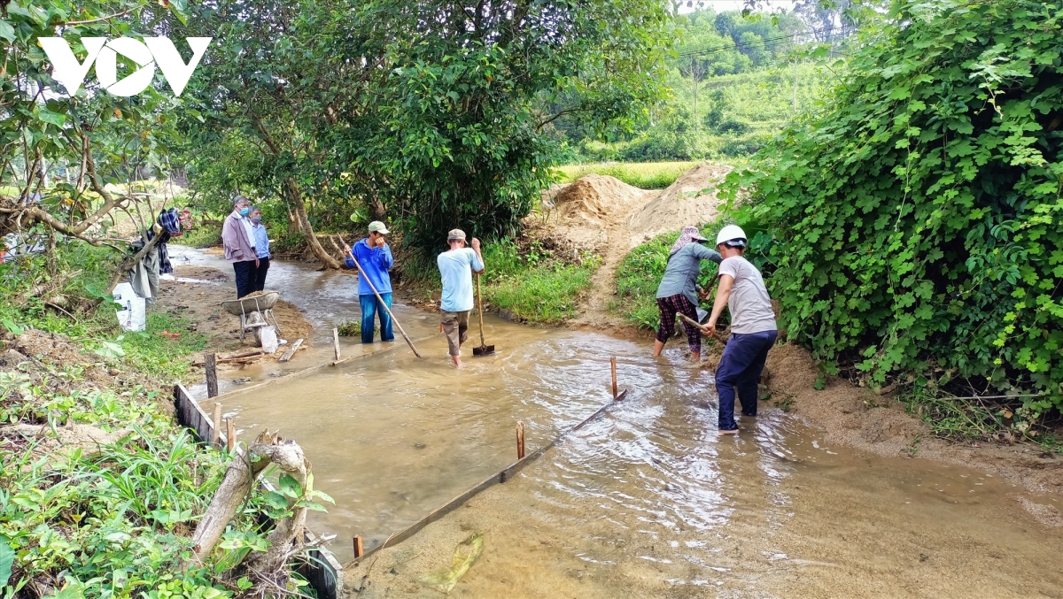 nguoi thuong binh bo tien tui xay gan 30 cay cau dan sinh hinh anh 2