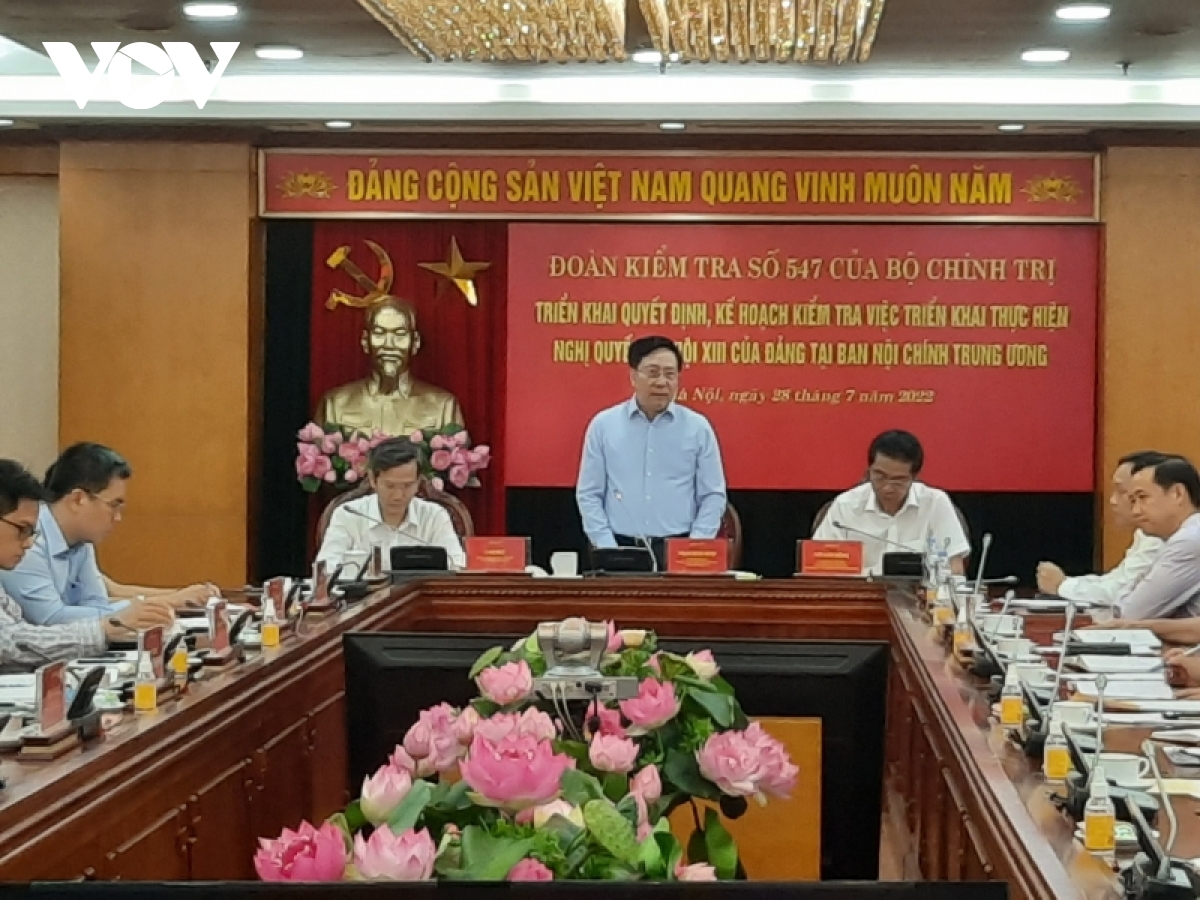 Doan cong tac bo chinh tri kiem tra viec thuc hien nghi quyet Dai hoi xiii hinh anh 2