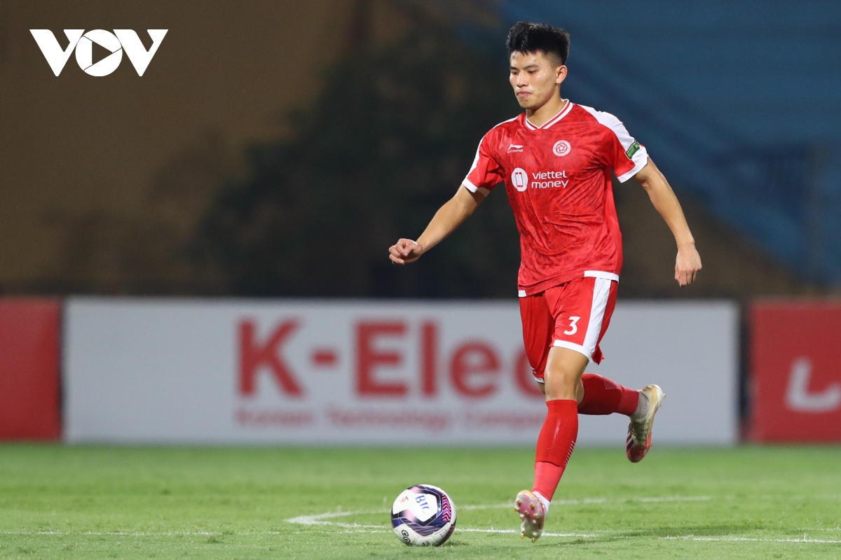 phung phi co hoi, viettel fc that thu truoc ha tinh tren san nha hinh anh 10