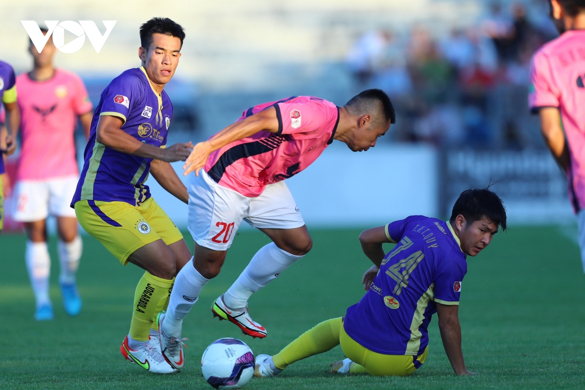 ha noi fc va viettel fc thiet quan o vong 10 v-league 2022 hinh anh 1