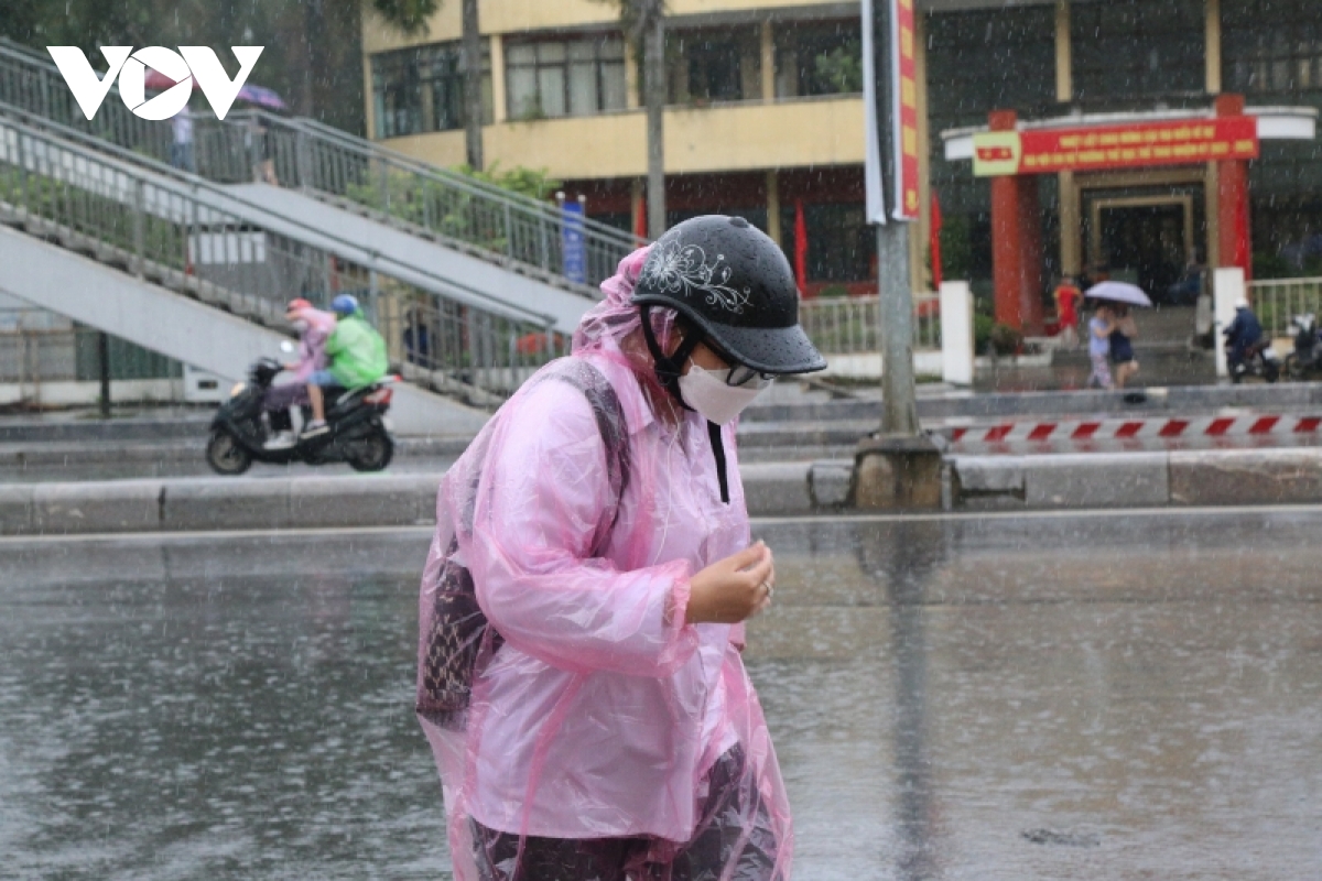 thi sinh cac tinh Dong bac thuan loi buoc vao buoi thi dau tien hinh anh 1