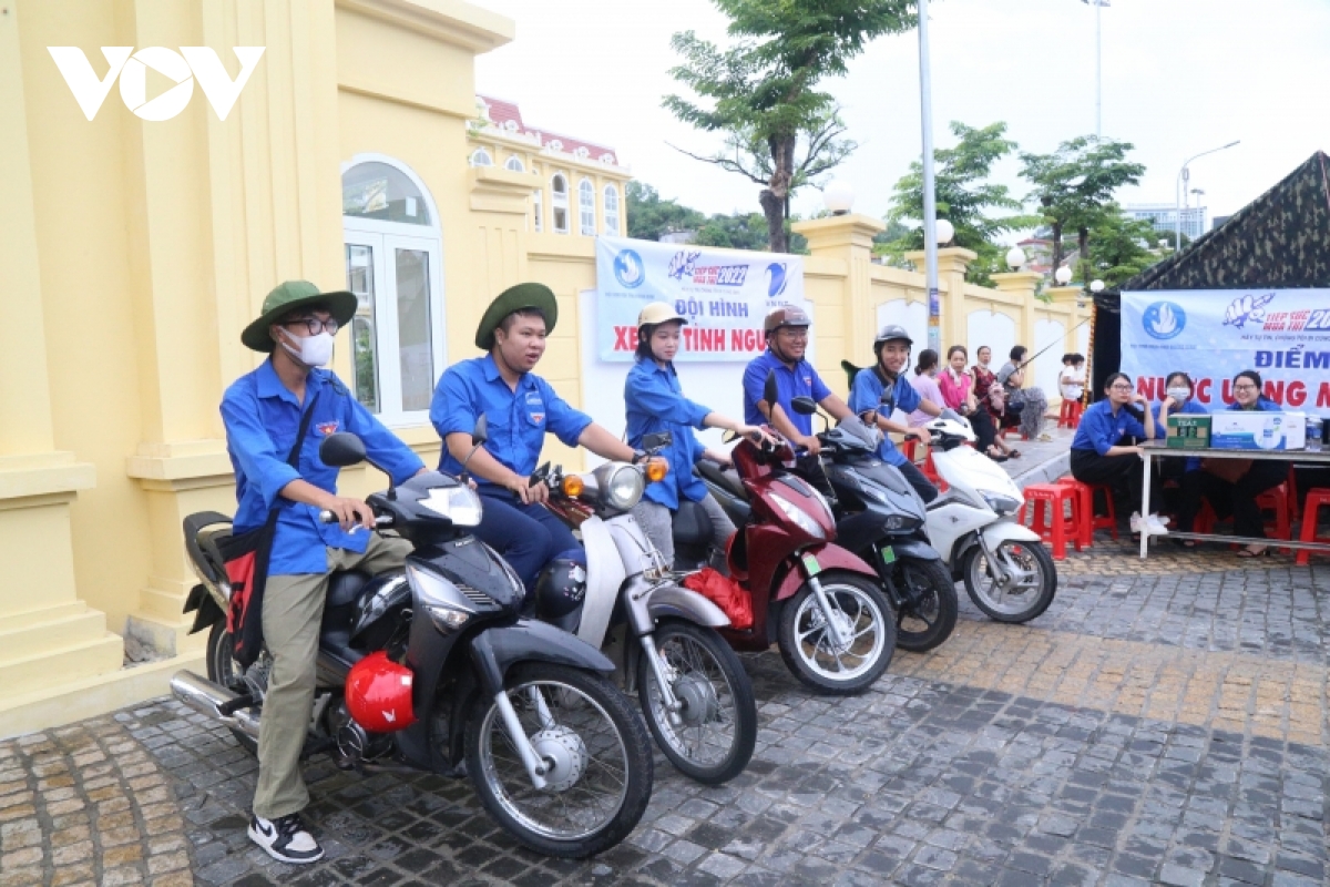 thi sinh cac tinh Dong bac thuan loi buoc vao buoi thi dau tien hinh anh 3