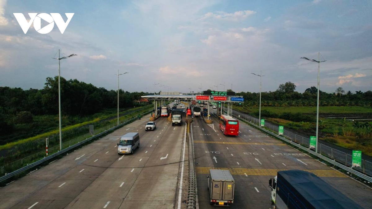 nhiều bất cập trên cao tốc trung lương-mỹ thuận sau khi thông xe hình ảnh 3 nhieu bat cap tren cao toc trung luong-my thuan sau khi thong xe hinh anh 3