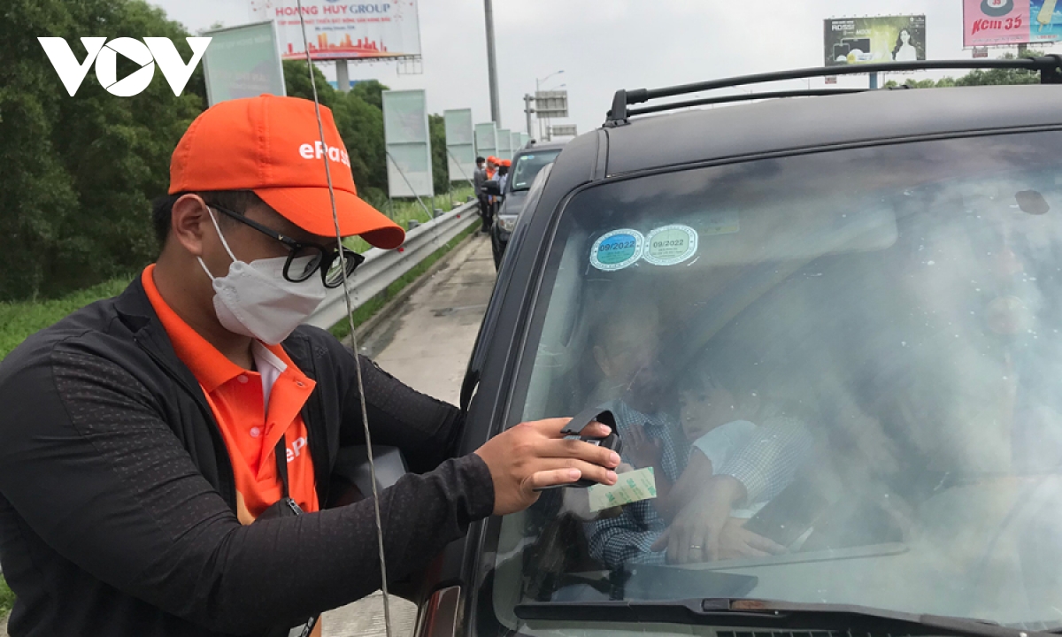 cuc Dang kiem viet nam chua bat buoc dan the etc khi di dang kiem xe hinh anh 1
