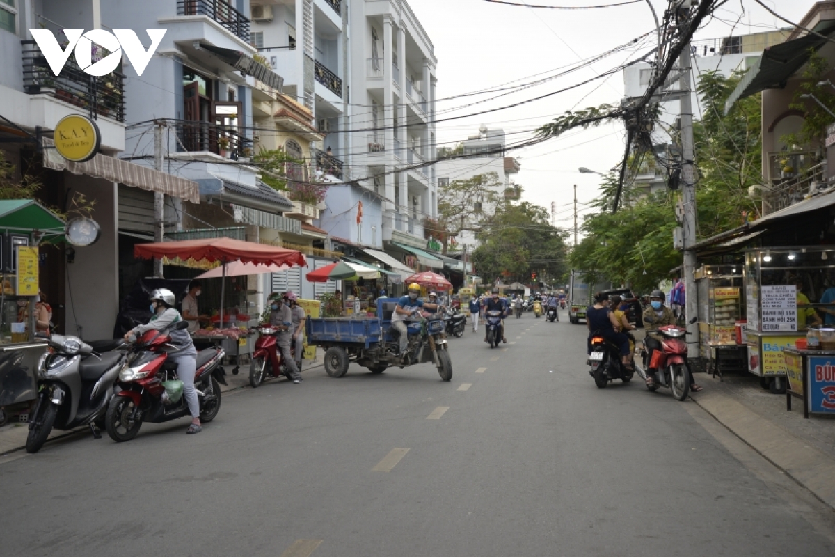 nguoi dan tp.hcm hien gan 5,4 trieu m2 dat de mo hem hinh anh 1