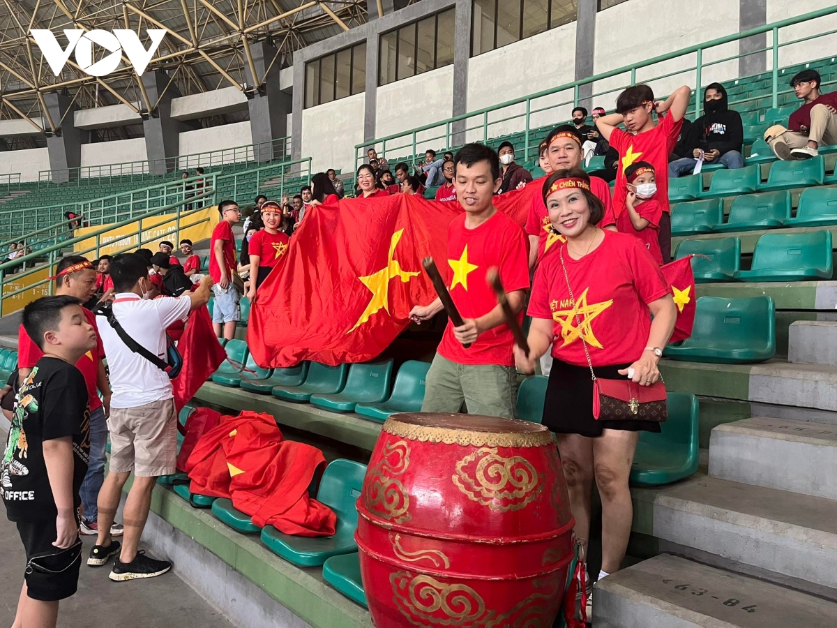 truc tiep u19 indonesia - u19 viet nam van khang, van truong doi dau ronaldo hinh anh 1